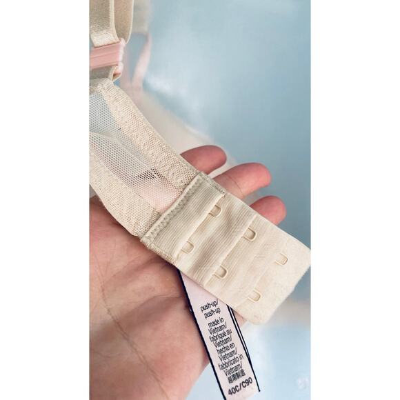 Victoria's Secret Push Up Bra 40C Beige Lace NWOT - Picture 6 of 9